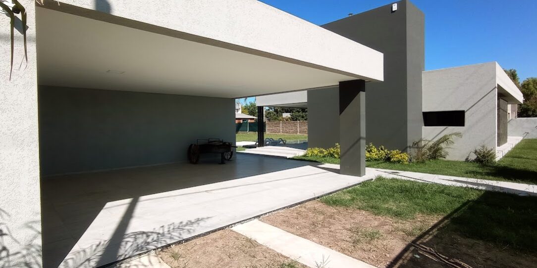 VIVIENDA Y QUINCHO FM
