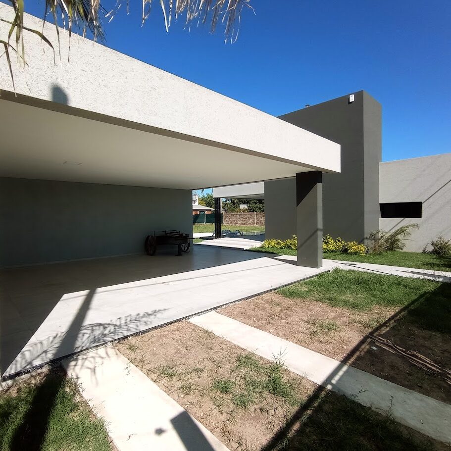 VIVIENDA Y QUINCHO FM